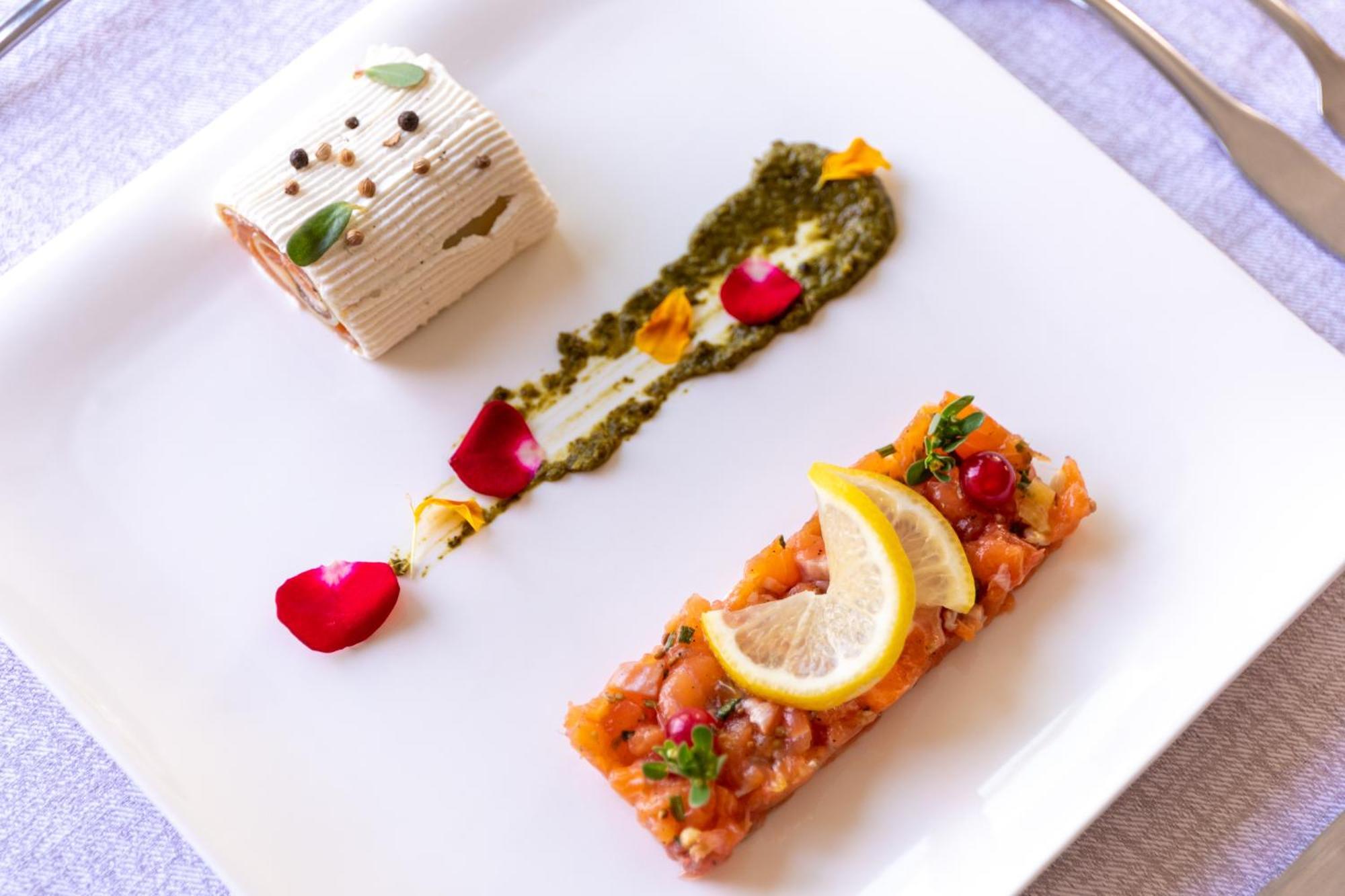 Logis Hotel Restaurant Du Pont Ambialet Экстерьер фото
