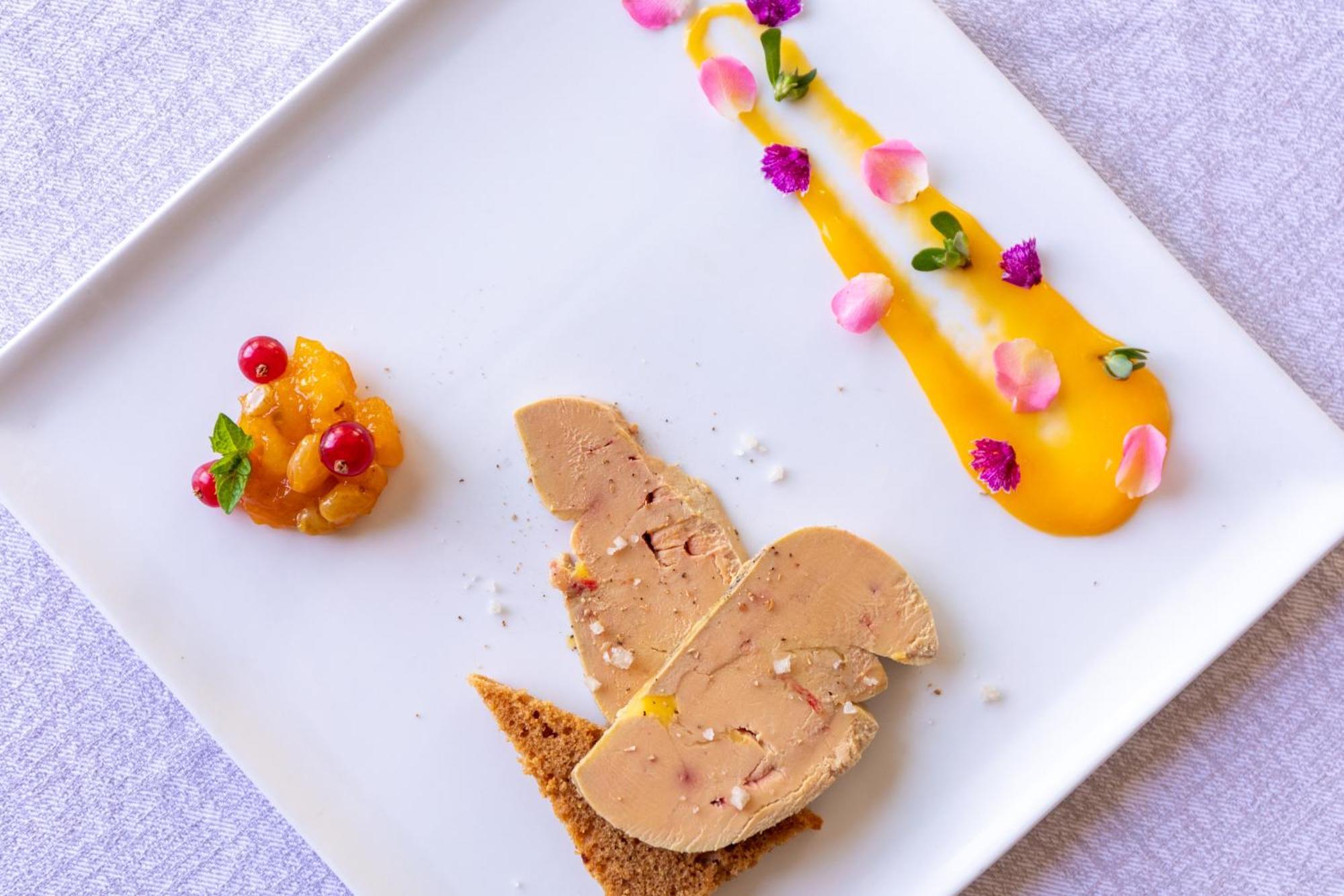 Logis Hotel Restaurant Du Pont Ambialet Экстерьер фото