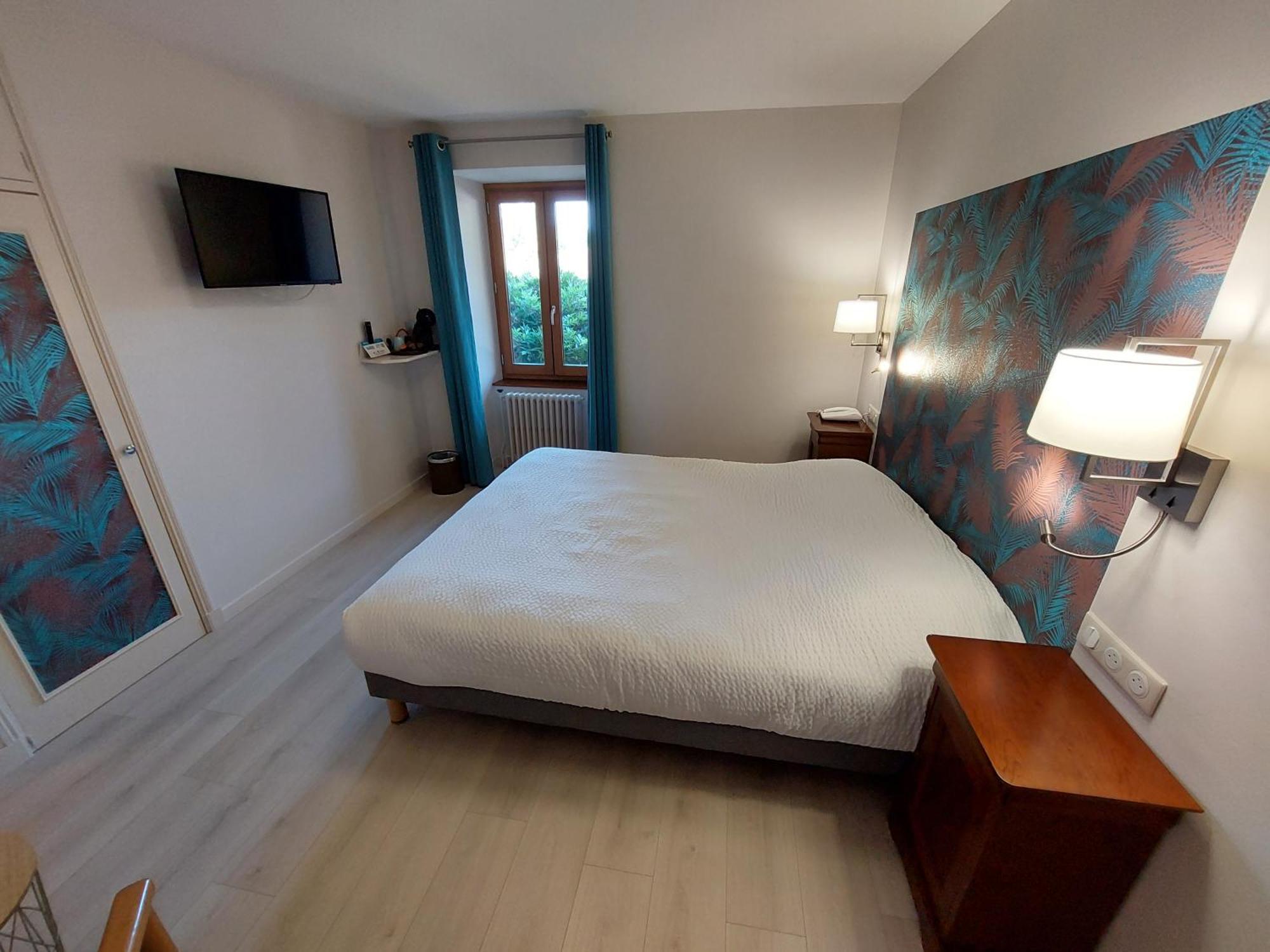 Logis Hotel Restaurant Du Pont Ambialet Экстерьер фото