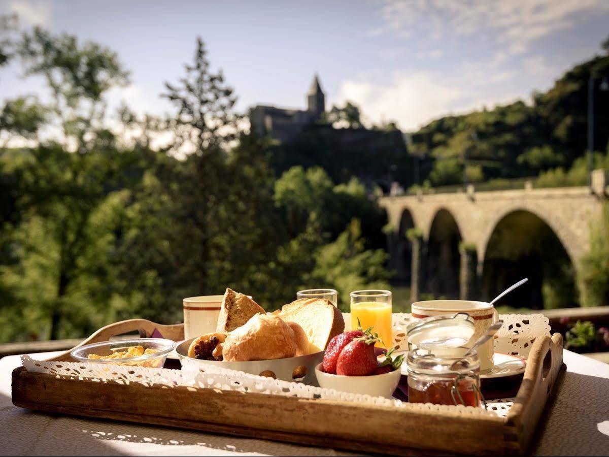 Logis Hotel Restaurant Du Pont Ambialet Экстерьер фото